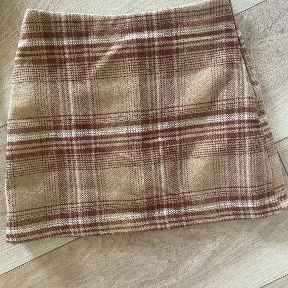 FOREVER 21 - striped tan skirt